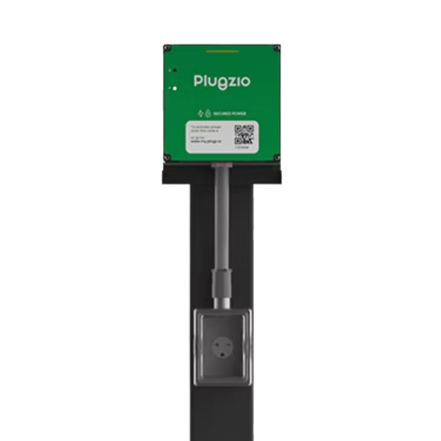 Plugzio Universal+ product render